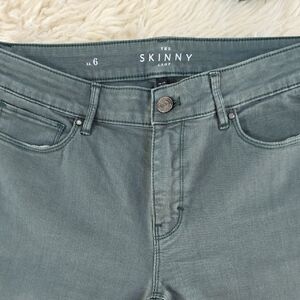 White House Black Market Skinny Crop Jeans